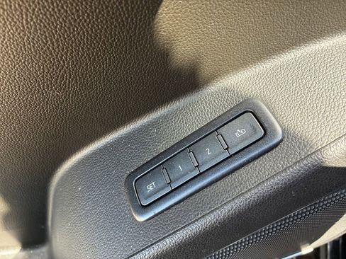 Used 2019 Chevrolet Tahoe LT AWD/4WD image 12