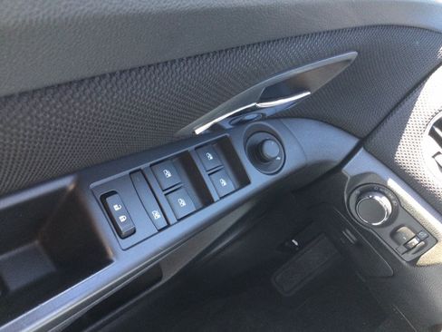 Used 2016 Chevrolet Cruze LT w/ Technology Package FWD image 36