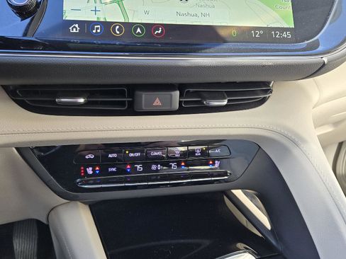 Used 2023 Buick Envision Avenir image 26