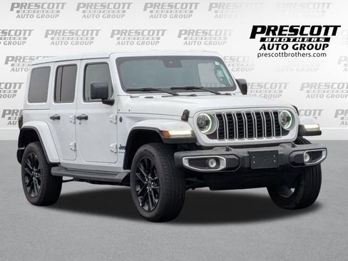 Used 2025 Jeep Wrangler Unlimited Sahara AWD/4WD image 1