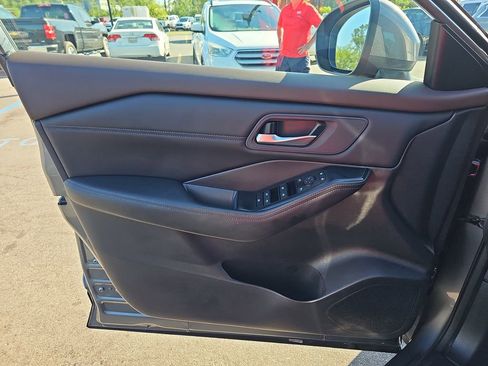 Used 2023 Nissan Rogue SV w/ SV Premium B Package FWD image 31