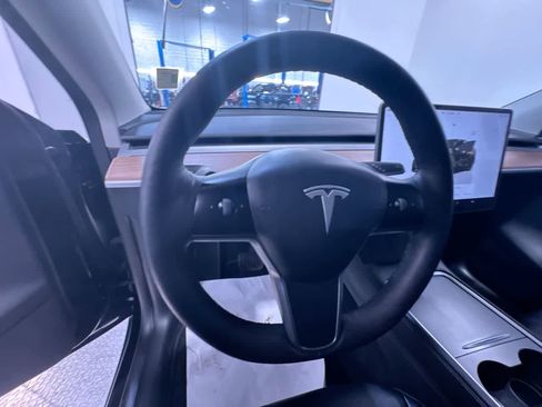 Used 2023 Tesla Model Y Long Range image 15