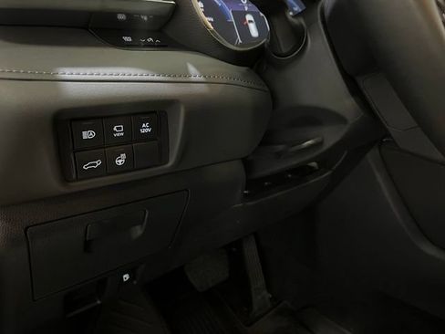 Used 2023 Toyota Highlander Platinum AWD/4WD image 18