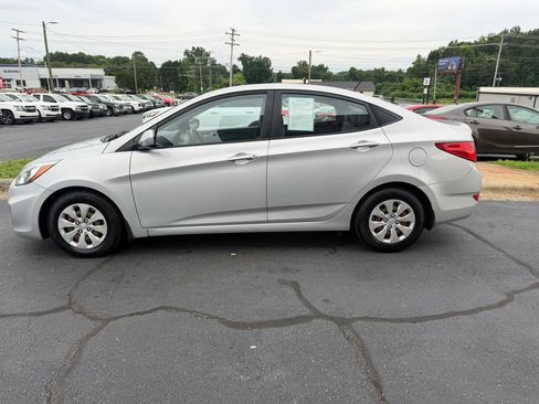 Used 2016 Hyundai Accent SE FWD image 4