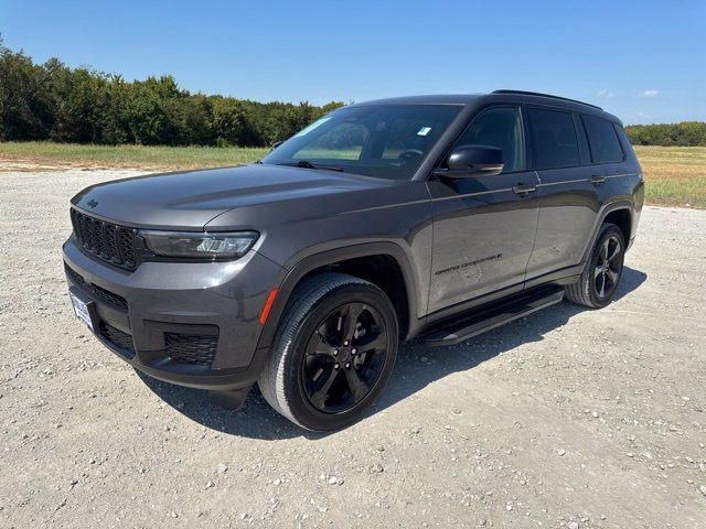 Used 2023 Jeep Grand Cherokee L Laredo RWD image 1