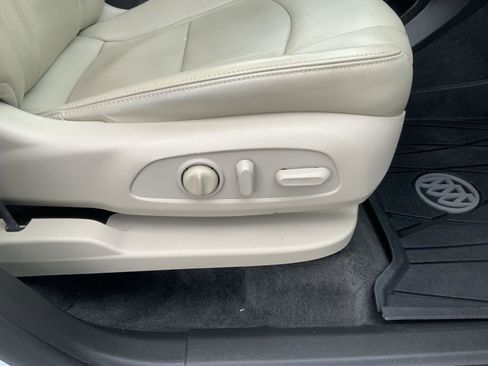 Used 2019 Buick Enclave Essence FWD image 63