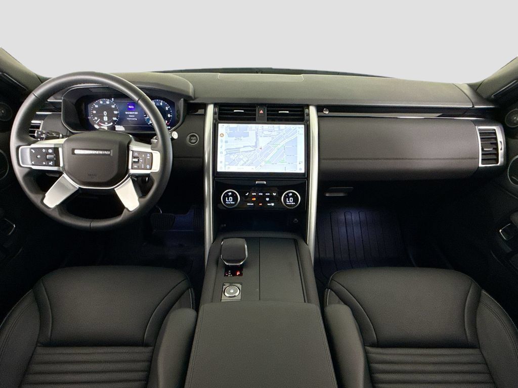 Used 2025 Land Rover Discovery S AWD/4WD image 9