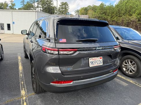 Used 2024 Jeep Grand Cherokee Limited 4xe AWD/4WD image 4