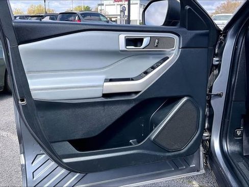 Used 2021 Ford Explorer XLT w/ Equipment Group 202A image 17