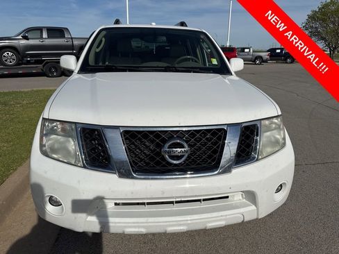 Used 2011 Nissan Pathfinder Silver image 2