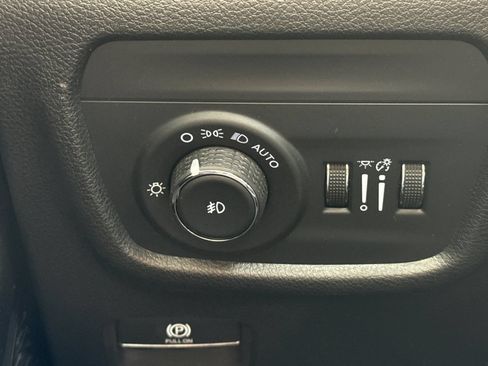 Used 2024 Jeep Grand Cherokee Limited AWD/4WD image 39