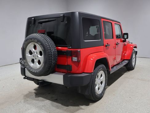 Used 2015 Jeep Wrangler Unlimited Sahara w/ Connectivity Group AWD/4WD image 2