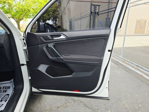 Used 2018 Volkswagen Tiguan S FWD image 27