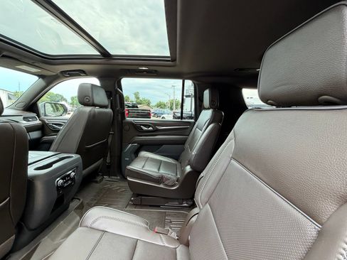 Used 2021 GMC Yukon XL Denali AWD/4WD image 5