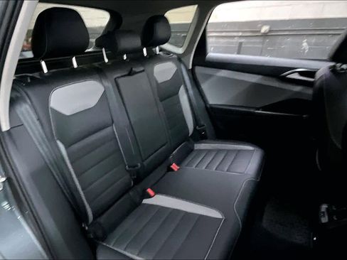 Used 2022 Volkswagen Taos SEL image 29