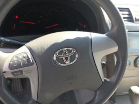 Used 2009 Toyota Camry LE image 11