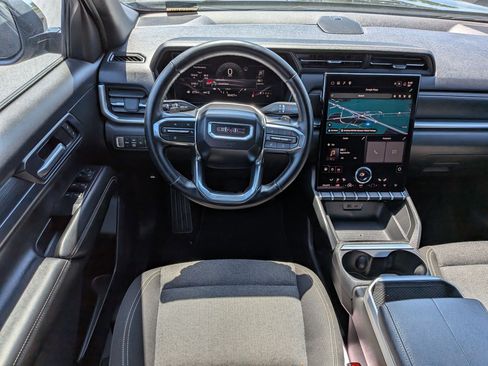 Used 2025 GMC Terrain Elevation AWD/4WD image 31