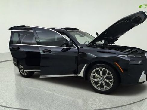 Used 2025 BMW X7 xDrive40i w/ Premium Package AWD/4WD image 8