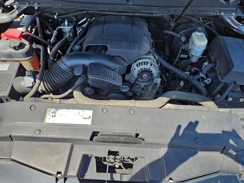Used 2010 Chevrolet Suburban LTZ AWD/4WD image 22