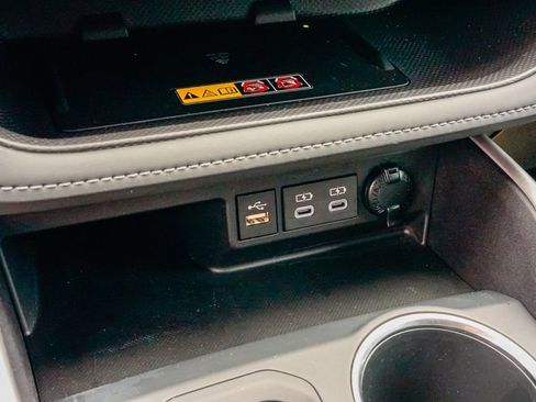 Used 2025 Toyota Highlander XLE image 20