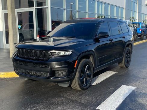 Used 2023 Jeep Grand Cherokee L Laredo RWD image 4