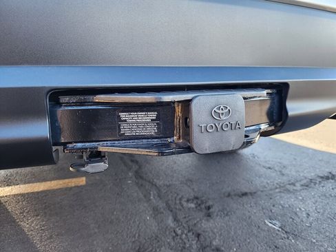 Used 2022 Toyota Highlander XLE image 17