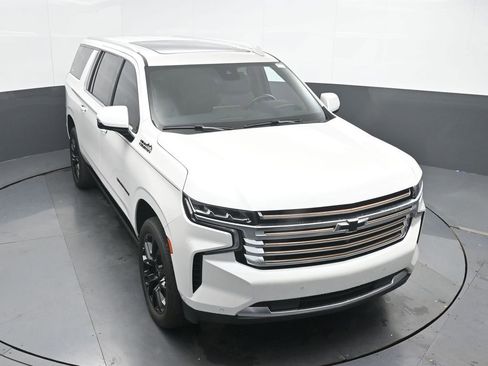 Used 2024 Chevrolet Suburban High Country w/ Advanced Technology Package image 41