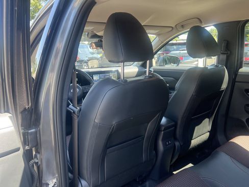 Certified 2025 Nissan Kicks SR FWD image 19