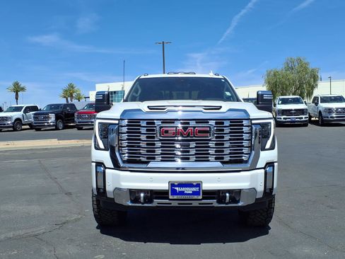 Used 2024 GMC Sierra 2500 Denali w/ Denali Reserve Package AWD/4WD image 2