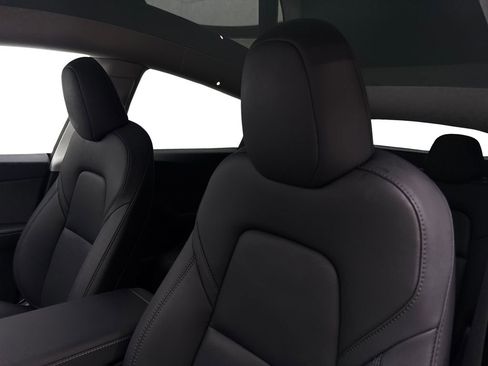 Used 2024 Tesla Model Y Long Range AWD/4WD image 27