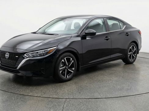 Used 2025 Nissan Sentra SV image 2