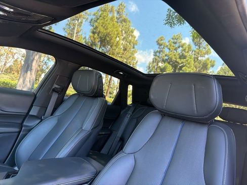 Used 2024 Cadillac Lyriq Luxury AWD/4WD image 10