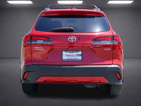 Used 2024 Toyota Corolla Cross XLE w/ Convenience Package FWD image 6