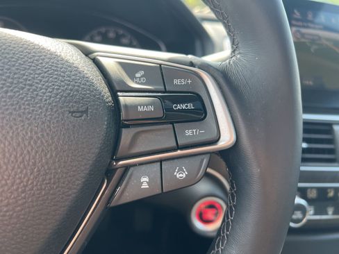 Used 2018 Honda Accord Touring image 22