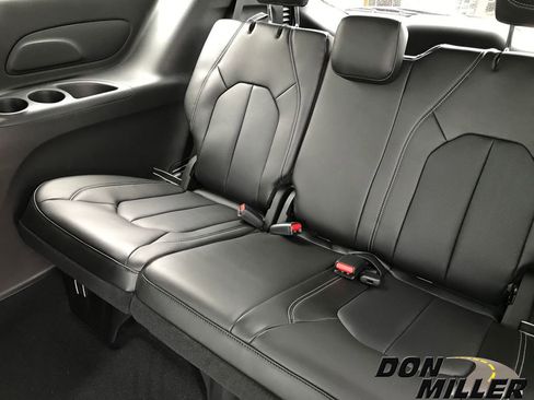 New 2026 Chrysler Pacifica Select image 35