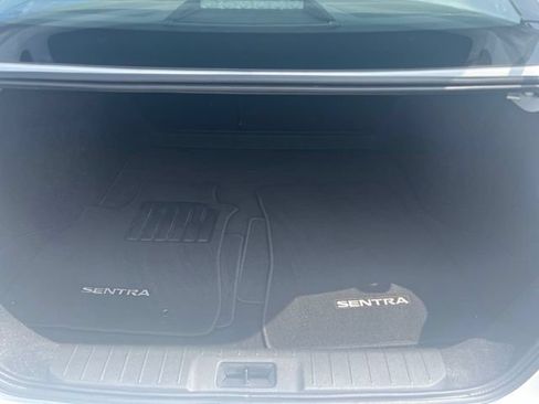 Used 2025 Nissan Sentra S FWD image 9