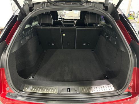 Used 2018 Land Rover Range Rover Velar R-Dynamic SE AWD/4WD image 35