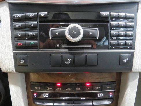 Used 2011 Mercedes-Benz E 350 4MATIC Wagon image 20