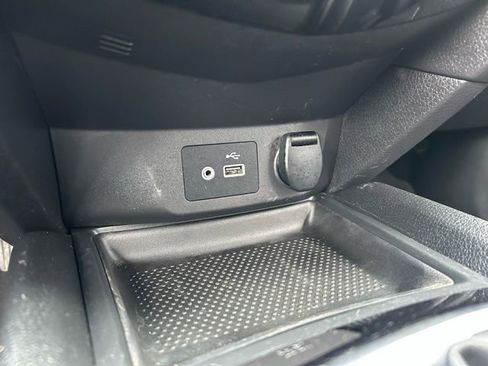 Used 2020 Nissan Rogue SV image 15