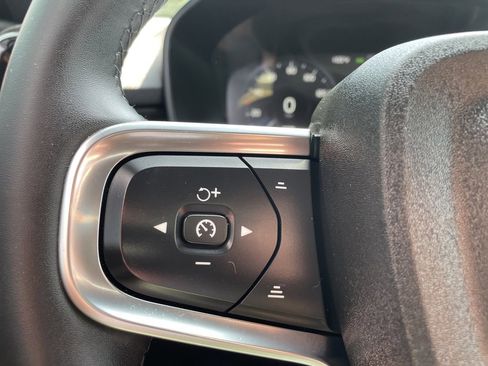 Used 2022 Volvo XC40 T5 R-Design w/ Advanced Package image 15