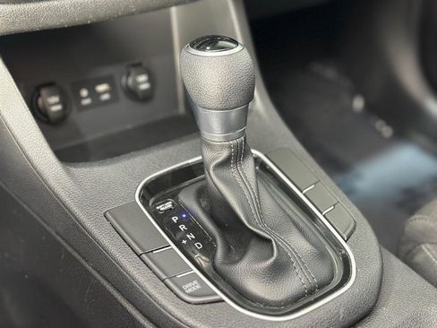 Used 2018 Hyundai Elantra GT image 20