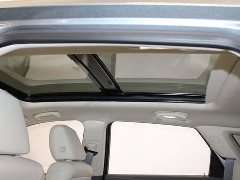 Certified 2023 Cadillac XT5 Premium Luxury AWD/4WD image 11