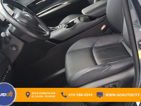 Used 2022 Toyota Venza Limited image 9