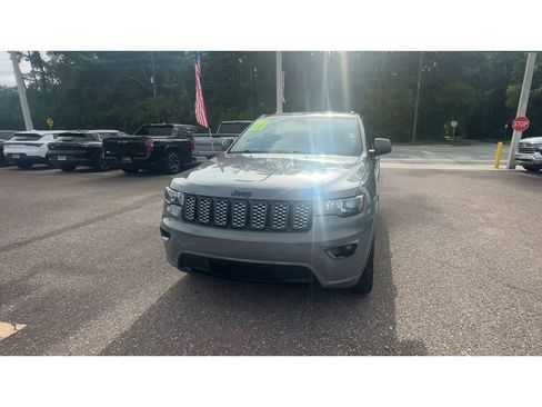 Used 2021 Jeep Grand Cherokee Laredo X AWD/4WD image 7