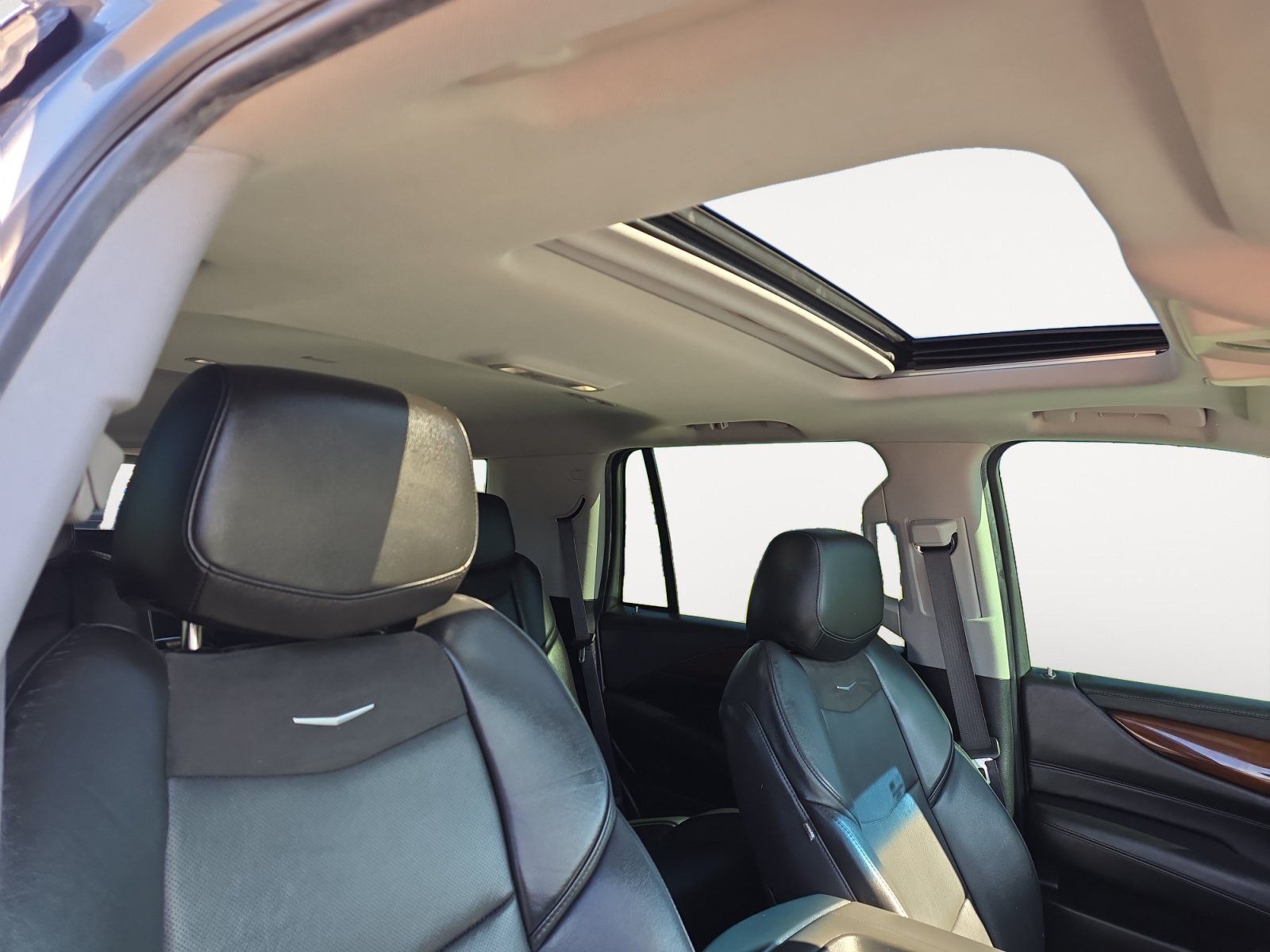 Used 2019 Cadillac Escalade Luxury AWD/4WD image 11