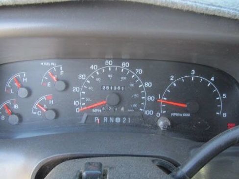 Used 2001 Ford F250 XL image 11