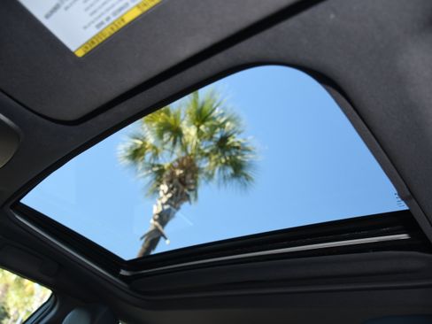 Used 2019 Toyota Avalon XSE image 7