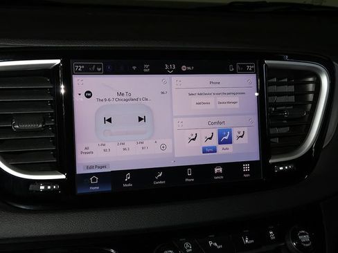 Used 2025 Chrysler Pacifica Select FWD image 18