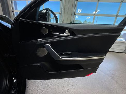 Used 2018 Kia Stinger Premium RWD image 27