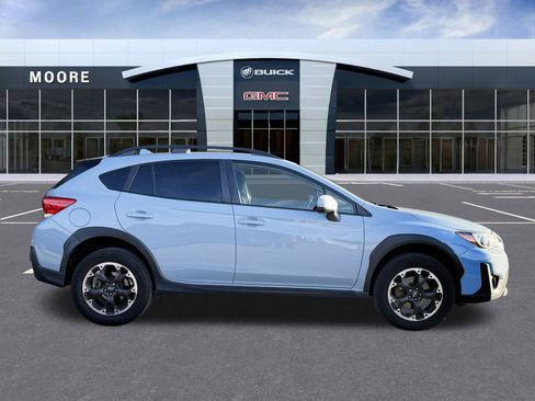 Used 2023 Subaru Crosstrek 2.0i Premium image 3